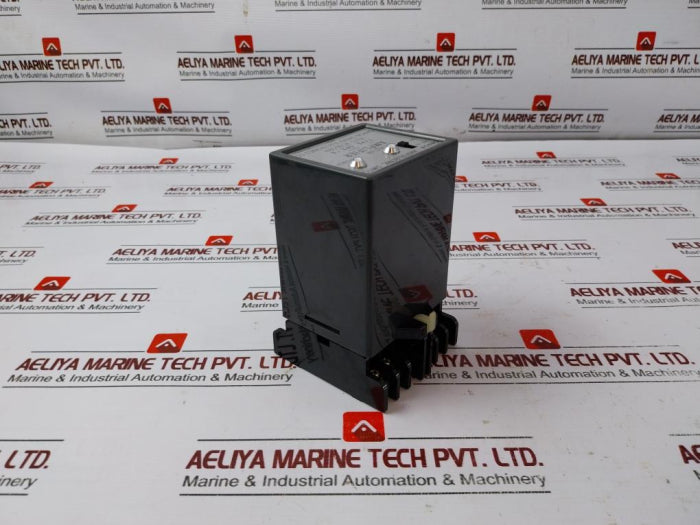 Omron Ope-a Photoelectric Switch Amplifier Ac 100/200V