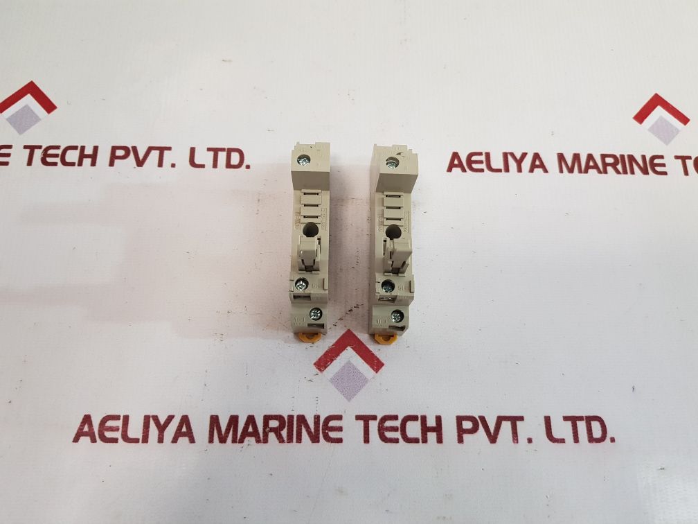 Set of 5x Omron p2rf-05-e relay socket