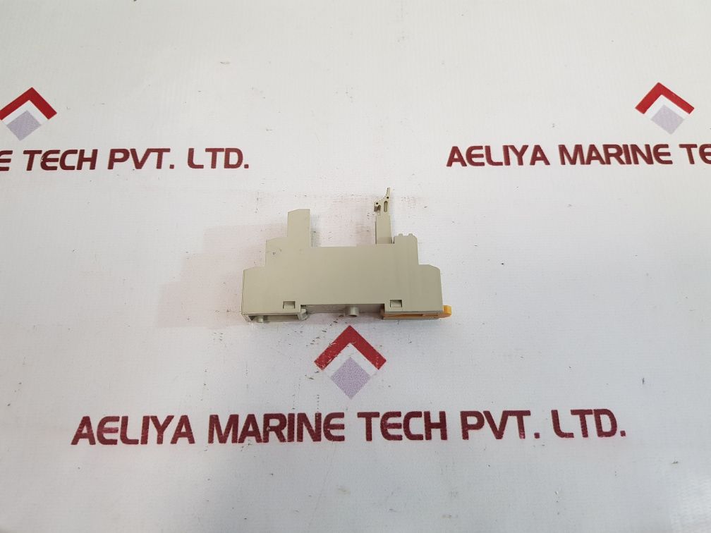 Lot Of 5X Omron P2RF-05-E Relay Socket 10A 250V