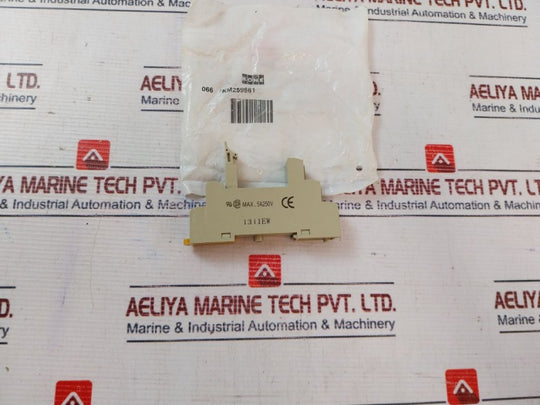 Omron P2Rf-08-e Relay Socket 1311Ew