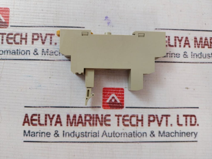 Lot Of 2X Omron P2Rf-08-e Relay Socket