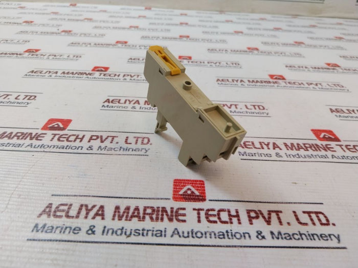 Omron P2Rf-08-e Relay Socket 1311Ew