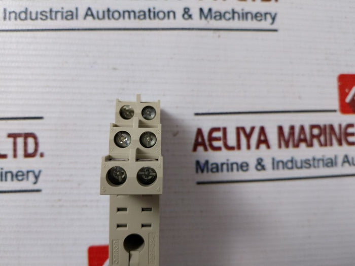 Omron P2Rf-08-e Relay Socket 5A 250V