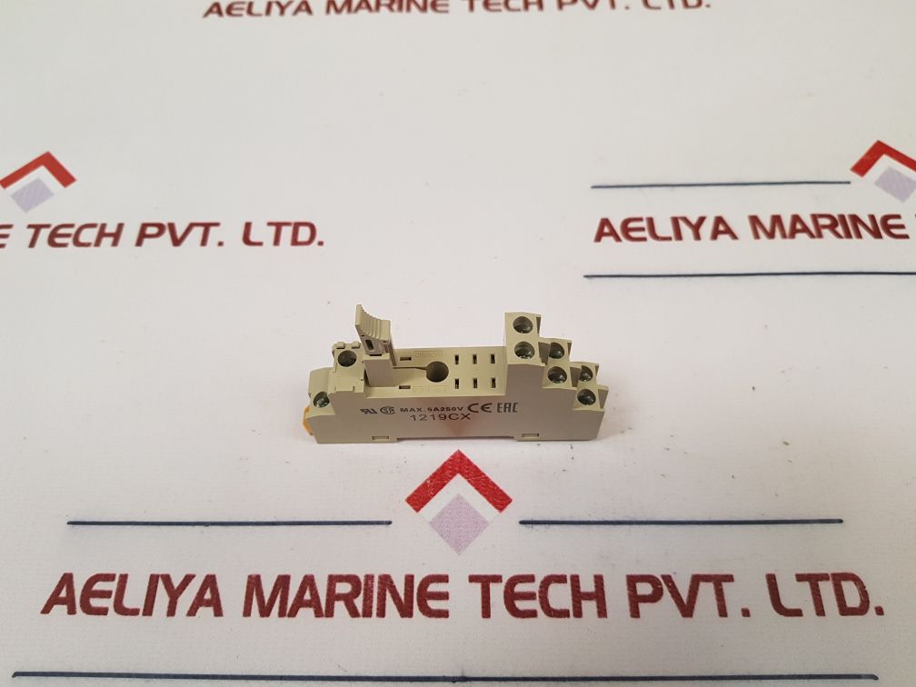Omron P2Rf-08-e Relay Socket Base