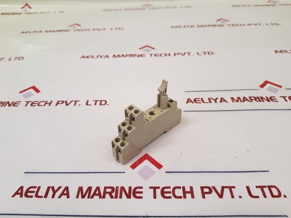 Omron P2Rf-08-e Relay Socket Base