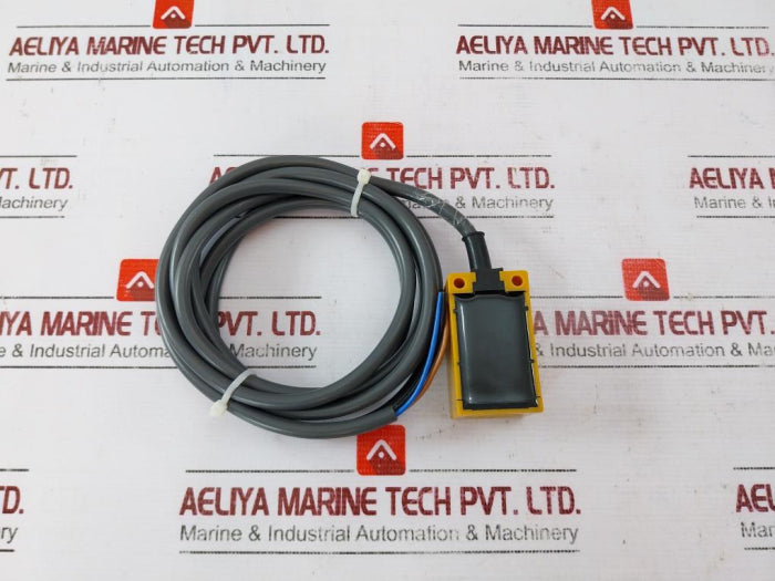 Omron Tl-n10Me1 Inductive Proximity Switch Sensor 200Ma Max,10 To 30Vdc