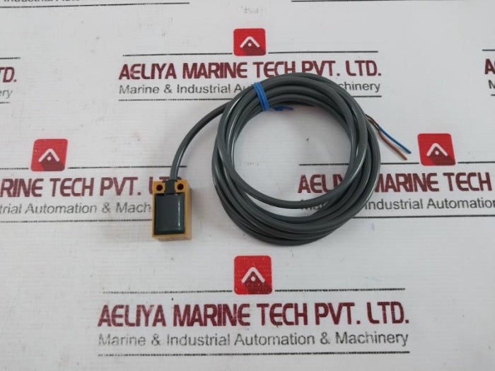 Omron Tl-q5Md1 Square Proximity Switch Dc 2-wire Npn Sensor 100Ma Max 12 To 24Vdc