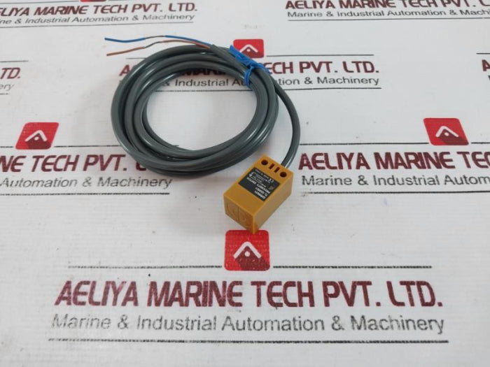 Omron Tl-q5Md1 Square Proximity Switch Dc 2-wire Npn Sensor 100Ma Max 12 To 24Vdc