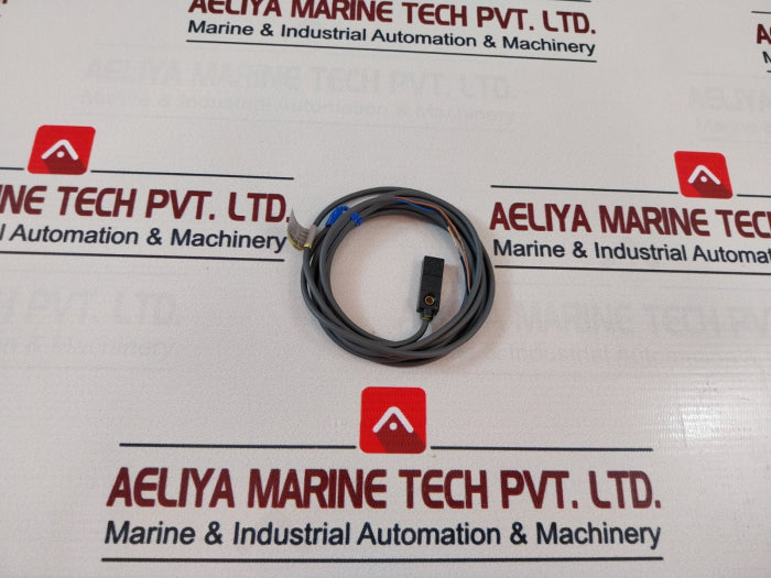 Omron Tl-w3Mc1 Proximity Switch Sensor 12 To 24Vdc