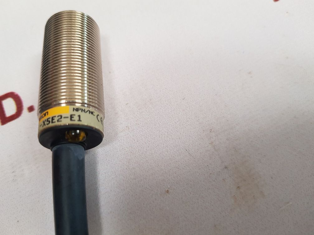 Omron Tl-x5E2-e1 Proximity Switch