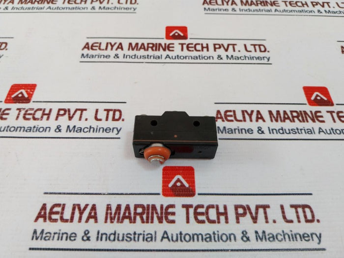 Omron Z-15Gd55-b4T Microswitch 1/4A 250Vdc