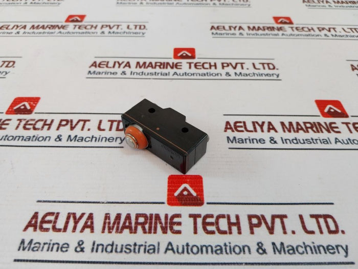 Omron Z-15Gd55-b4T Microswitch 1/4A 250Vdc