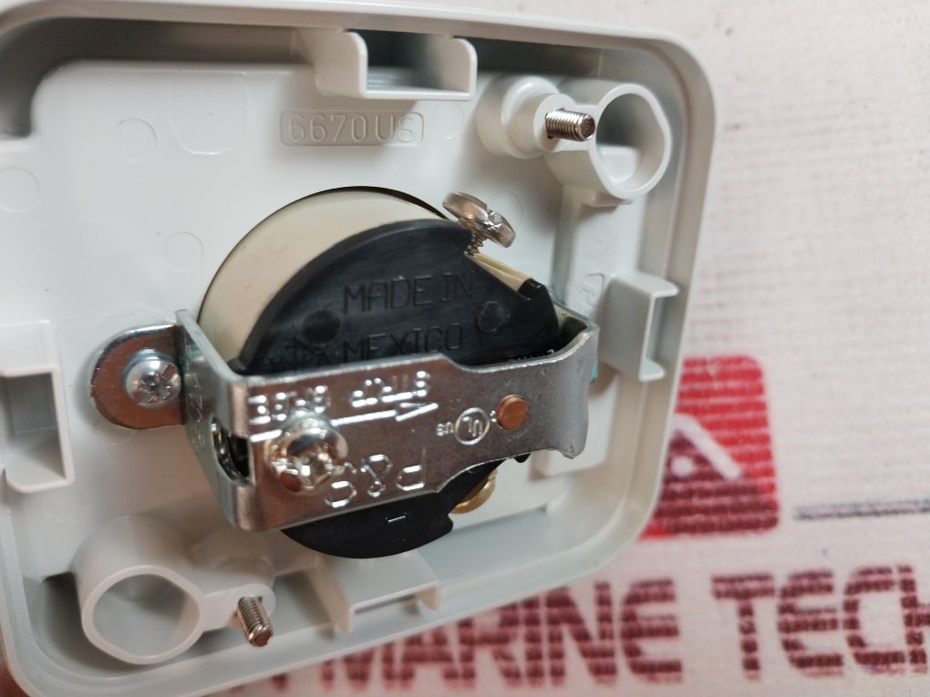 Peha 6600-102 US Socket 1-Gang With Snap Cover 15A 125V IP44