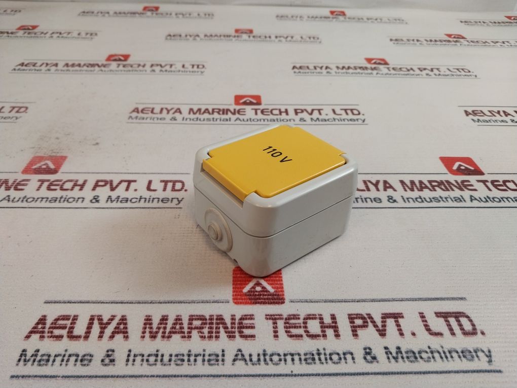 Peha 6600-102 US Socket 1-Gang With Snap Cover 15A 125V IP44