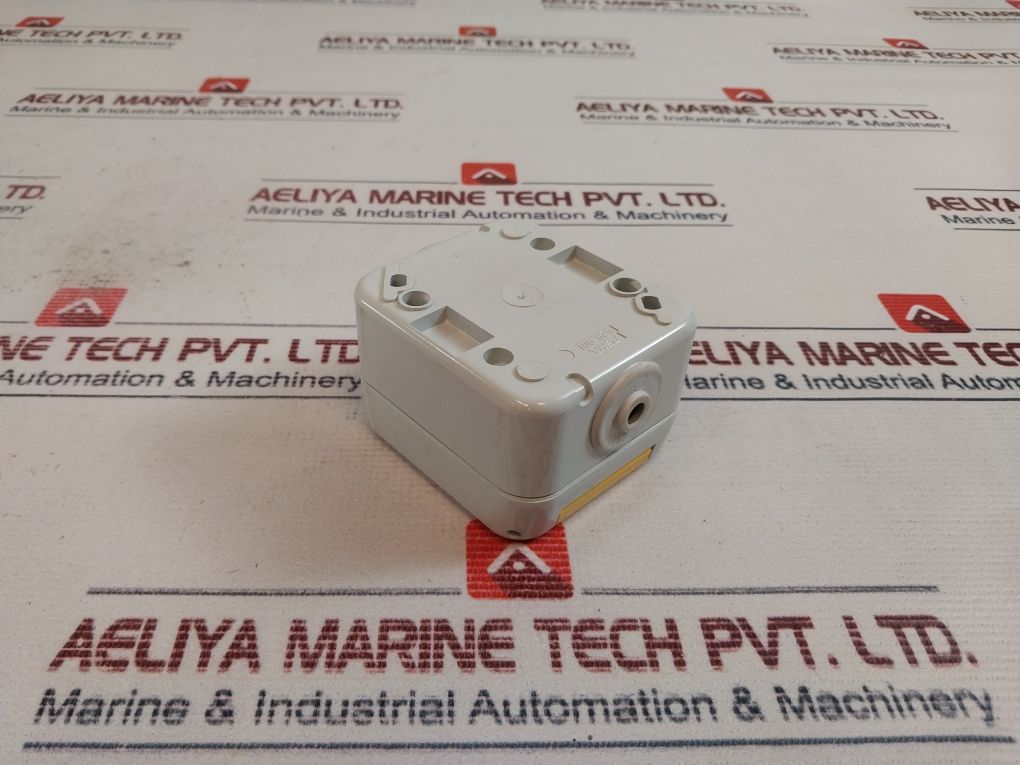 Peha 6600-102 US Socket 1-Gang With Snap Cover 15A 125V IP44