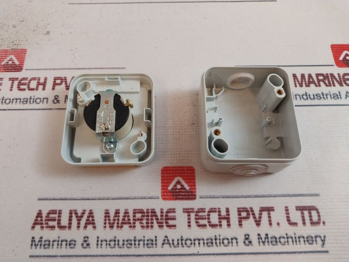 Peha 6600-102 US Socket 1-Gang With Snap Cover 15A 125V IP44