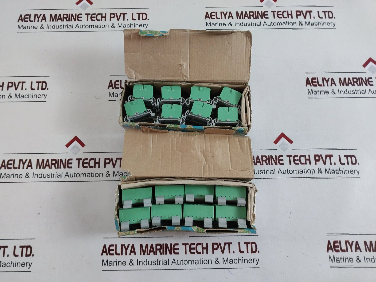 Lot of 8X Phoenix contact 300v 50a max block