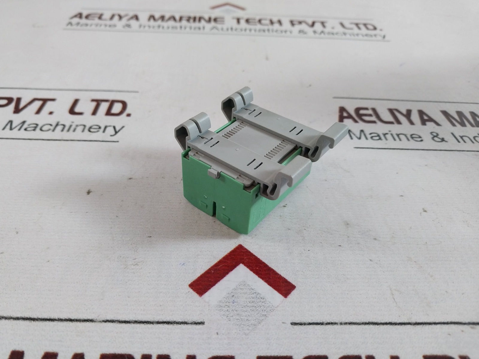 Lot of 8X Phoenix contact 300v 50a max block