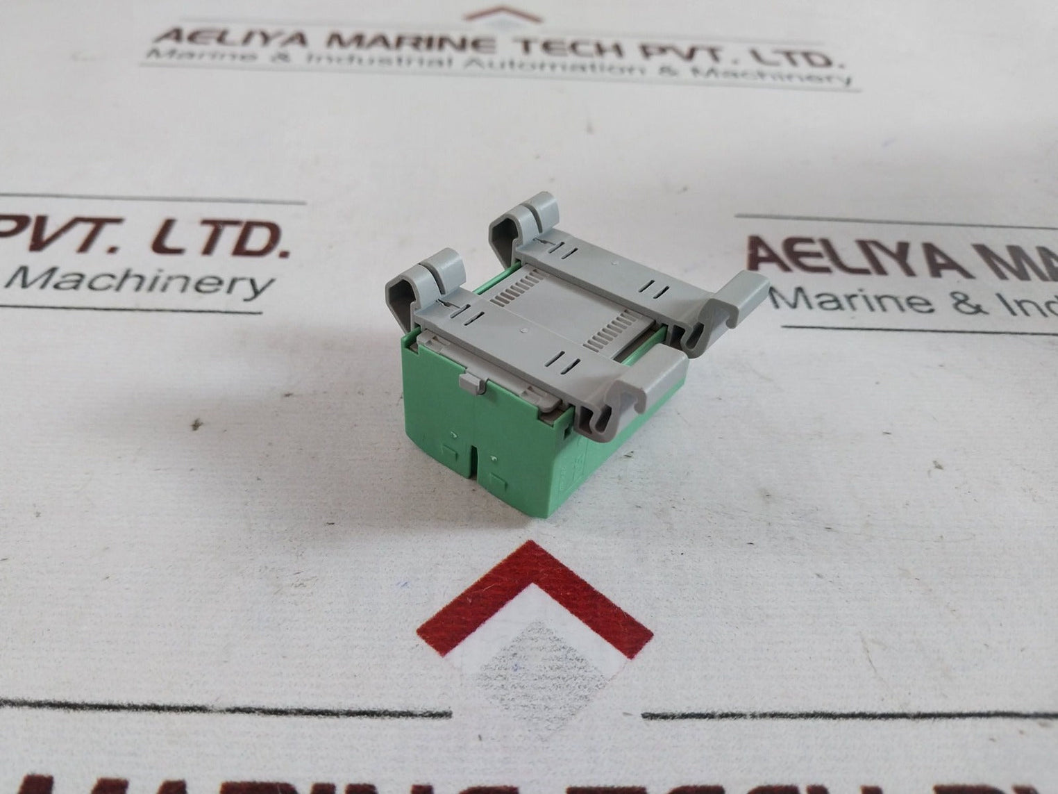 Lot of 8X Phoenix contact 300v 50a max block