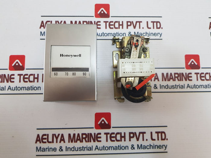 Lot Of 2X Honeywell 60-90 Pneumatic Thermostat P675Rtm2