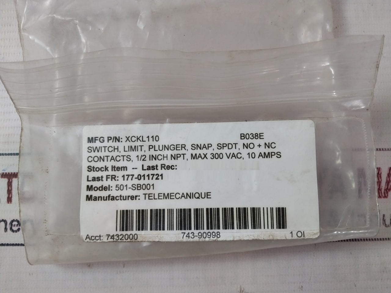 Telemecanique Xckm Roller Plunger Limit Switch Ac15 240V 3A