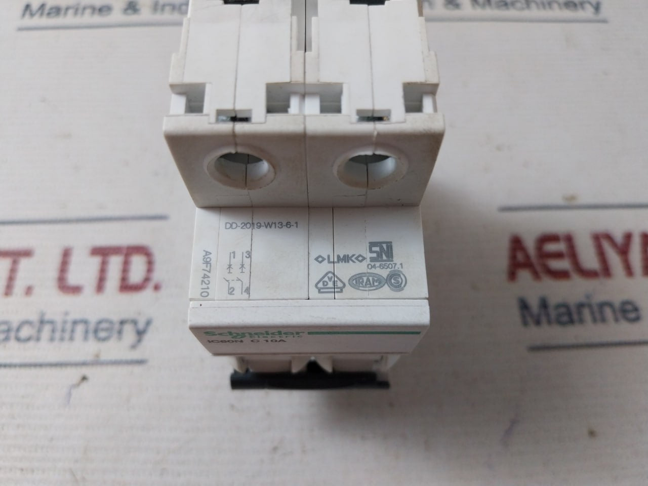 Schneider Electric IC60N C10A Miniature Circuit Breaker 400V AC 10A