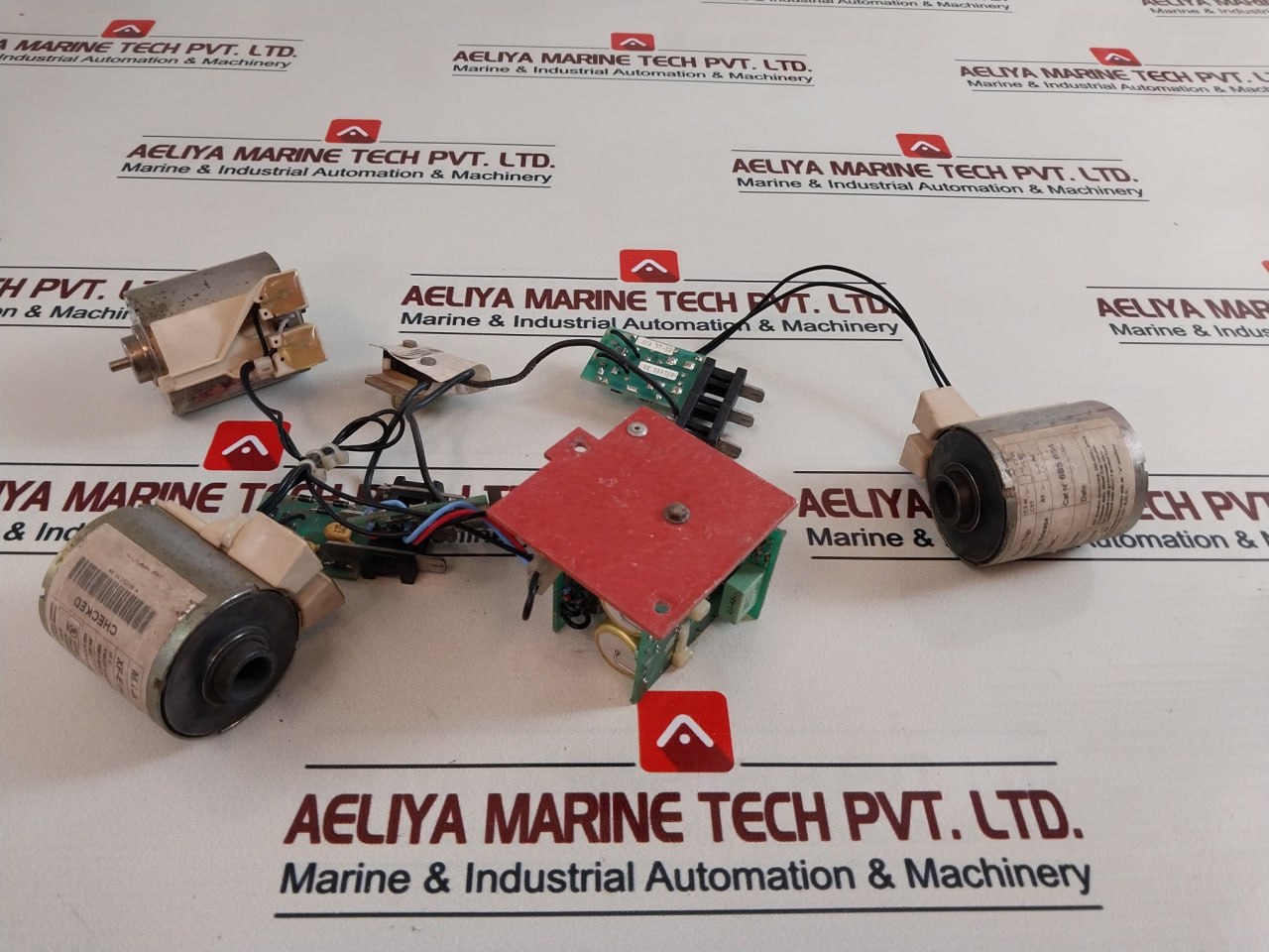 Merlin Gerin 685 654 Mx-a Shunt Trip Xf-e Closing Release Circuit Breaker E10395