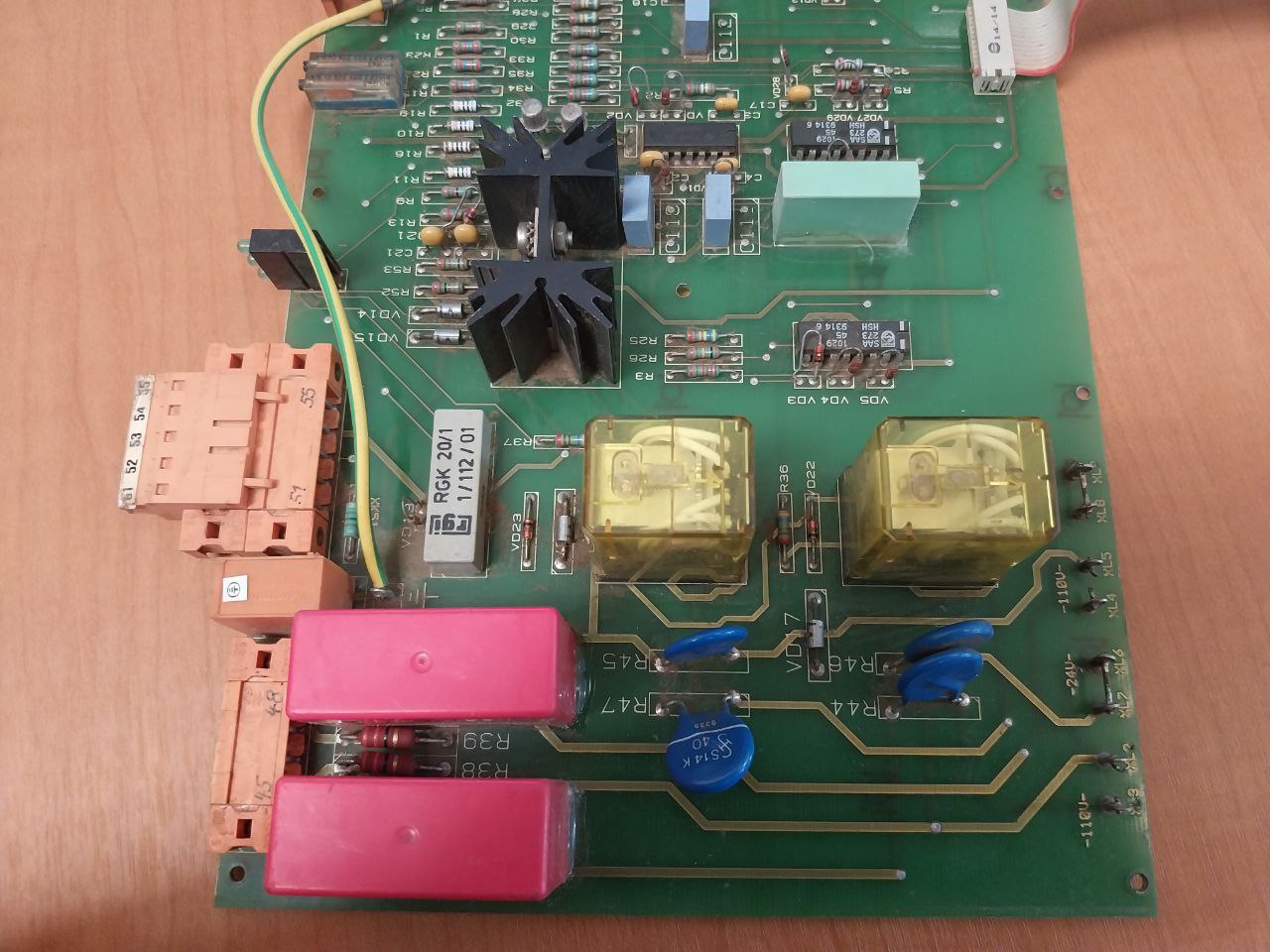 Ser 730 7700-312200 B02 Printed Circuit Board