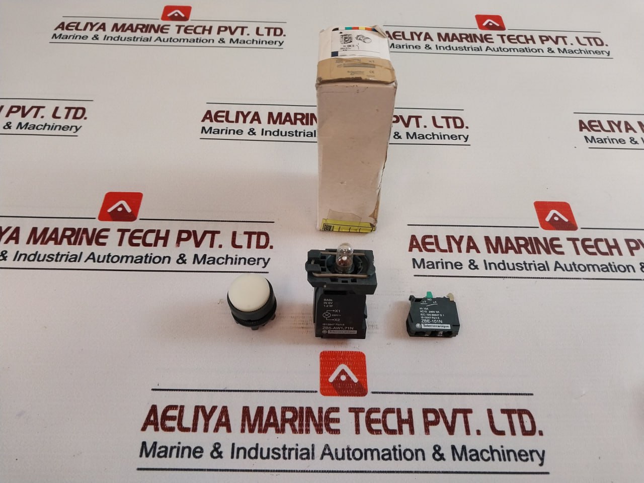 Schneider Electric XB5 AW1171N White Light Illuminated Push Button Switch