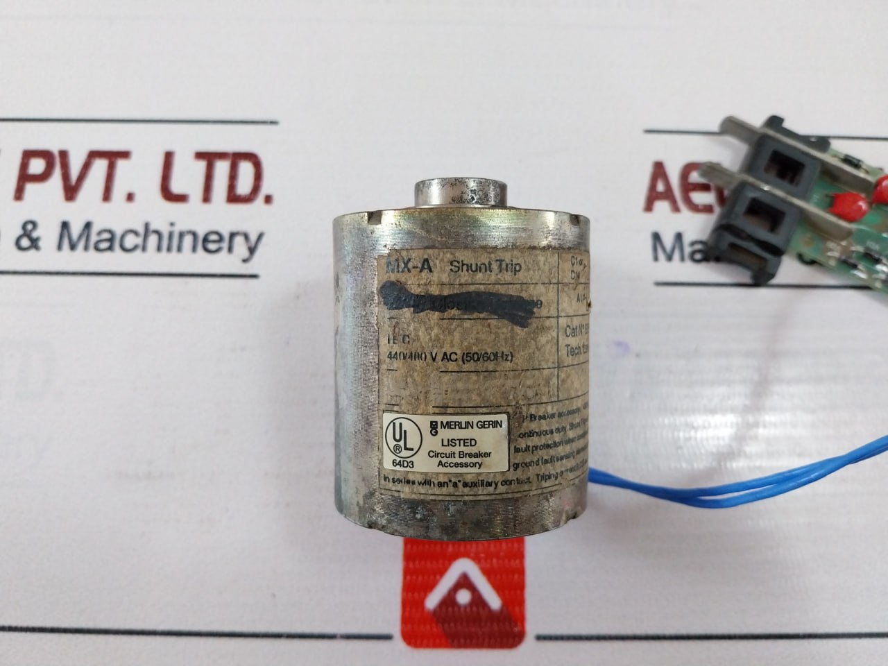 Merlin Gerin 685 661 M.P Breaker Accessory 480V-60Hz-20Va