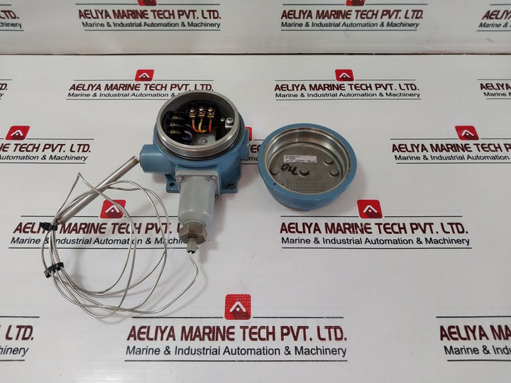 United Electric F120-15531 Temperature Switch 84665 148.9 C 10A 250Vac
