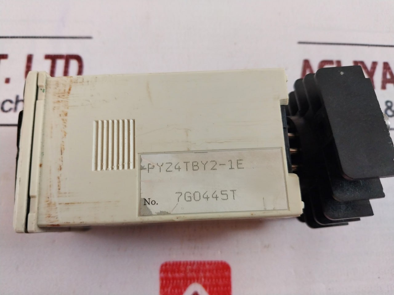 Fuji Electric Pyz4Tby2-1E Temperature Controller