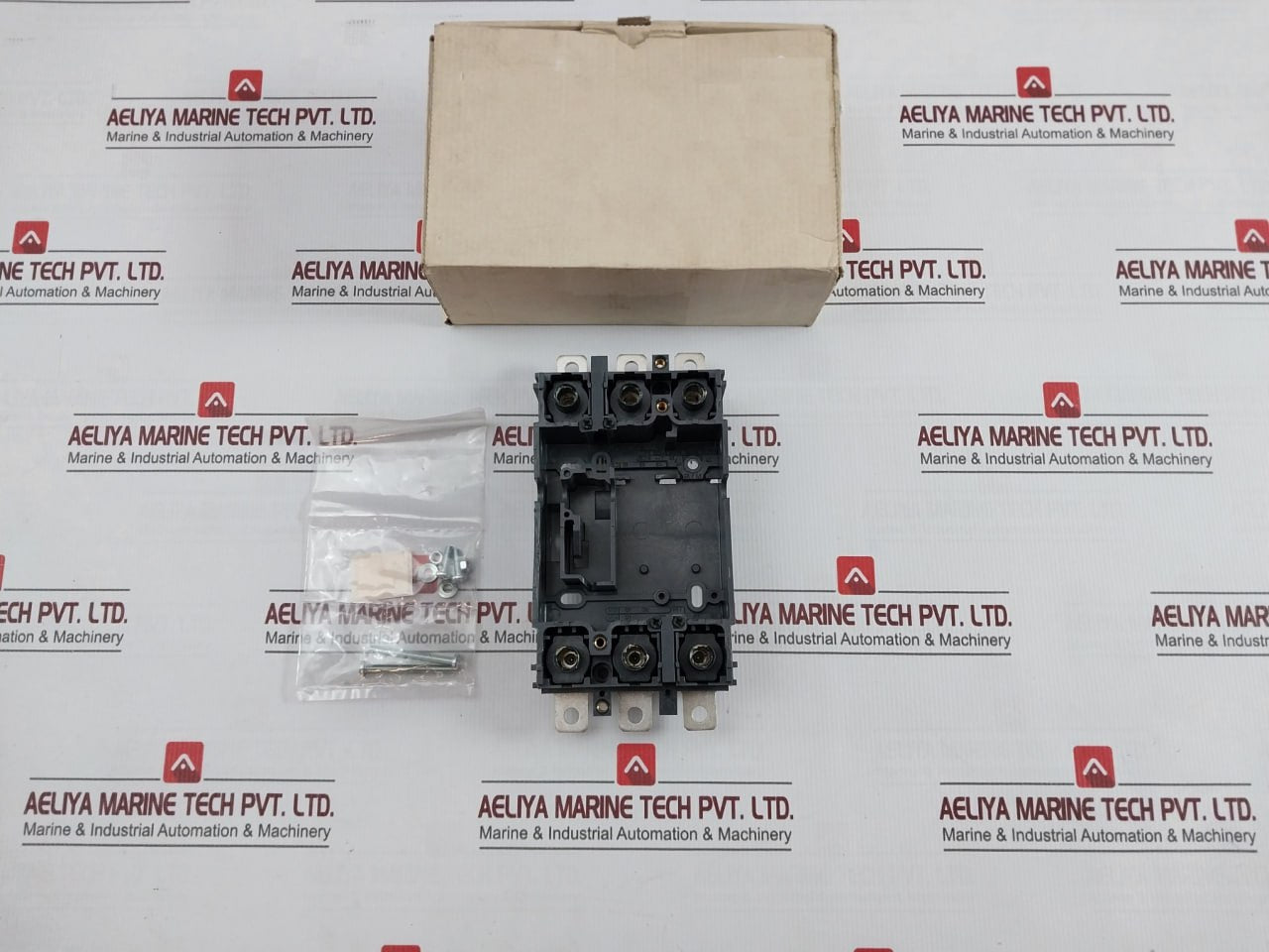 Schneider Electric Lv429266 3-pole Plug-in Base