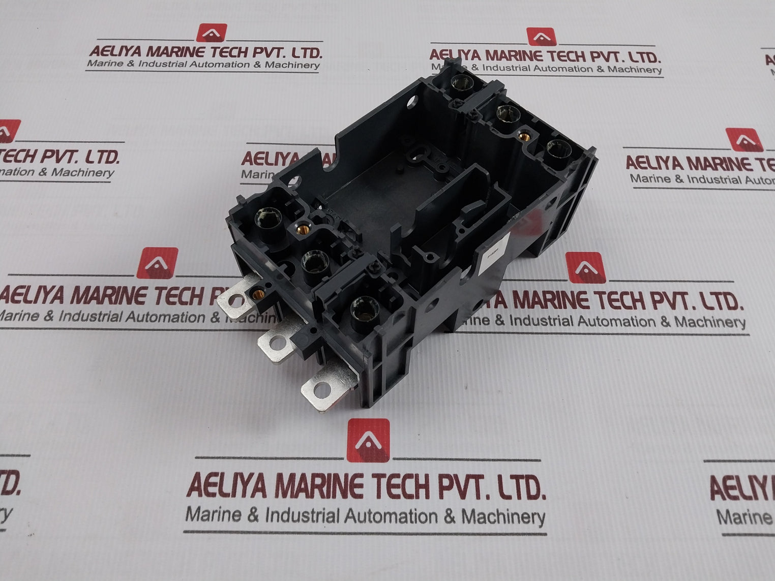 Schneider Electric Lv429266 3-pole Plug-in Base