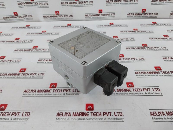 Rexroth 5610102150 Pneumatic Regulator G1/4 0.5 Bar, 0300