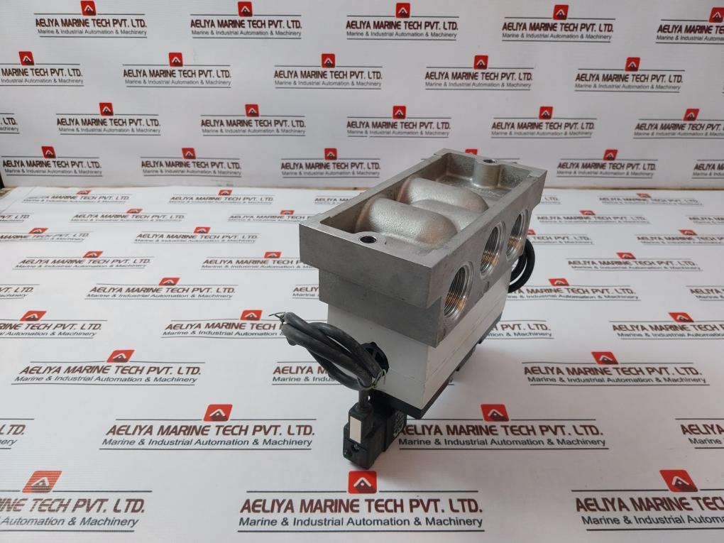 Rexroth 5814221100 Solenoid Valve 24V Dc 04983-175-02