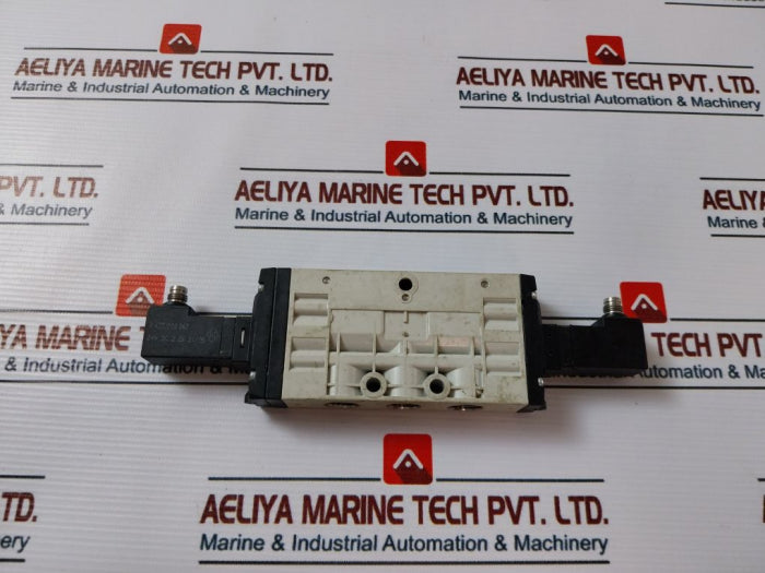 Rexroth R 422 000 047 Pneumatic Directional Control Valve 24V Dc 2.2 W 10 Bar