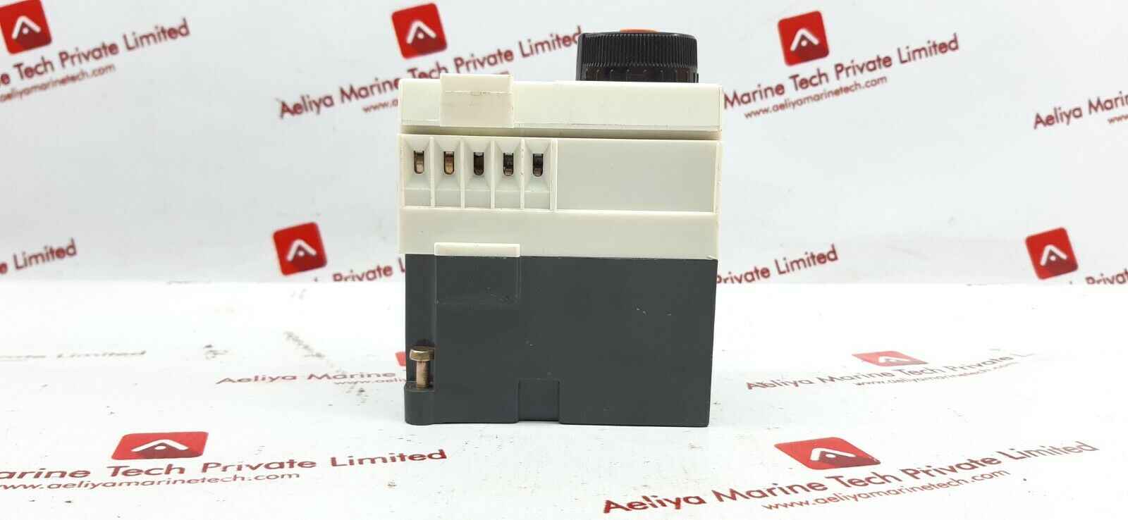 Telemecanique CA2-FR 111 Time Relay 220V 60Hz