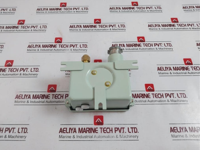 Saginomiya Sns-c110W Pressure Control 0.1~1 Range, 1.5 Mpa Max, C02-11