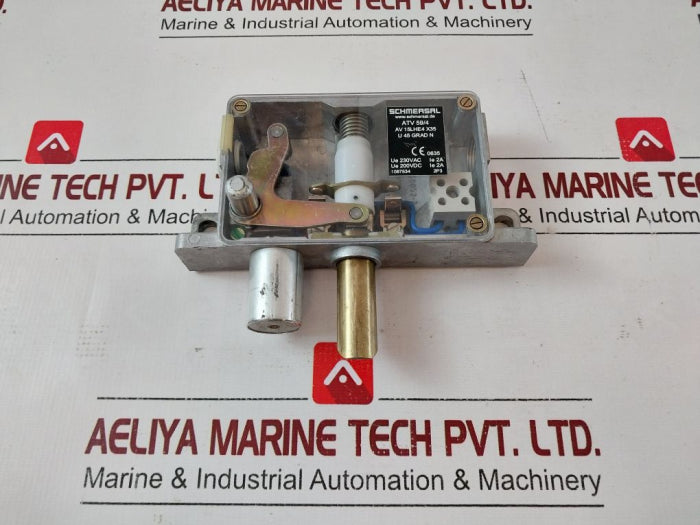 Schmersal Atv 59/4 Door Locking System