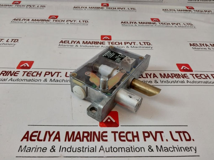 Schmersal Atv 59/4 Door Locking System