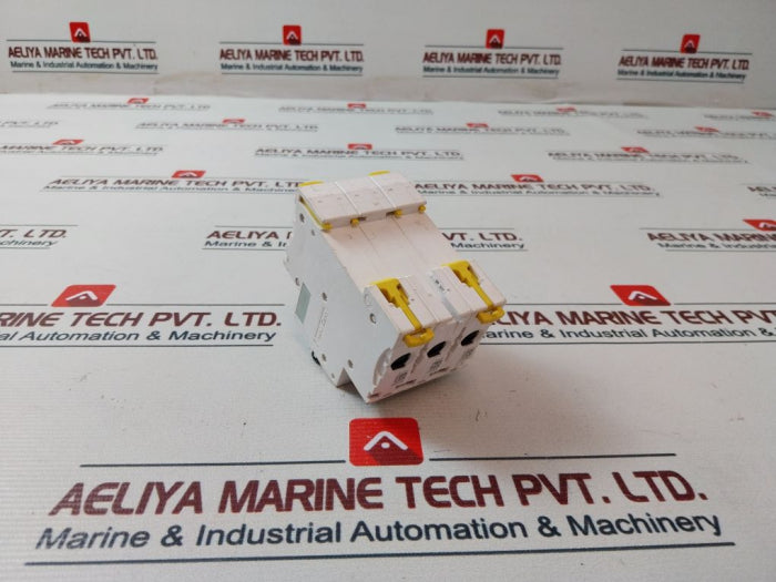 Schneider Electric A9F84332 Miniature Circuit Breaker 400V