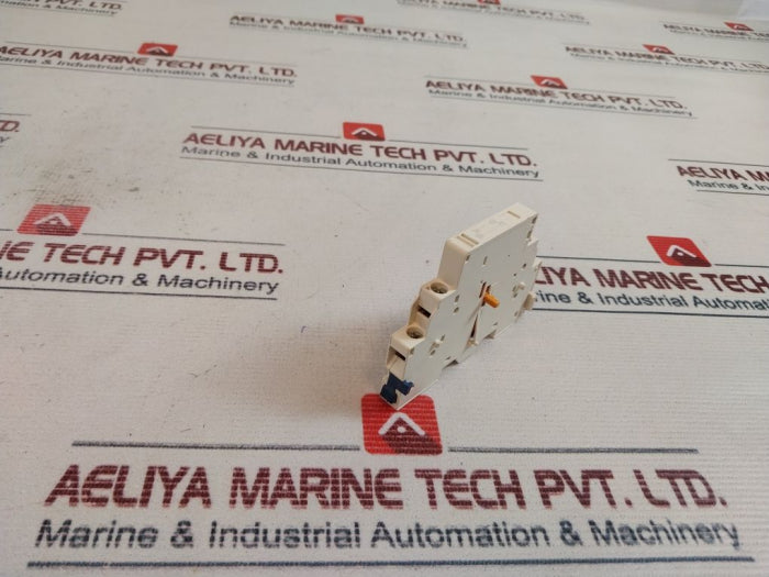 Lot Of 2X Schneider Electric Gvan11 Auxiliary Contact Block 6A/690V