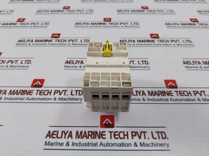 Schneider Electric Ict Contactor 40A 250V Gb17885