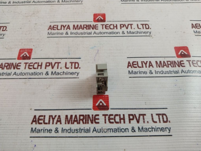 Schneider Electric Merlin Gerin 29450 Auxiliary Switch Circuit Breaker Accessory