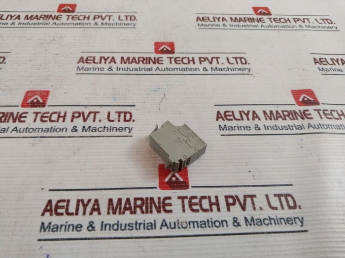 Schneider Electric Merlin Gerin 29450 Auxiliary Switch Circuit Breaker Accessory