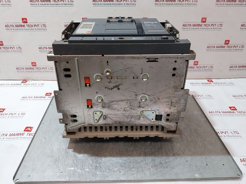 Schneider Electric Masterpact Nw32 H1 Circuit Breaker Micrologic 5.0 P 3200A