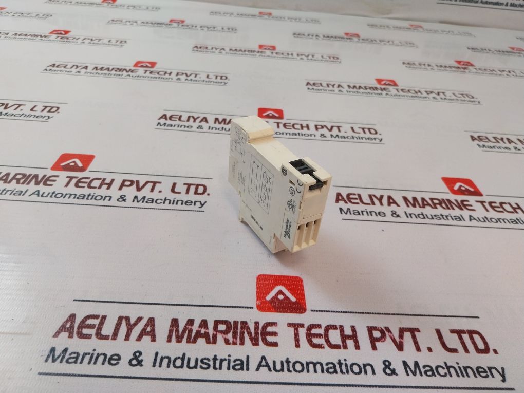 Schneider Electric Re11Ramu Modular Timing Relay 8A/250V