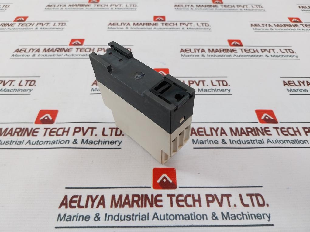 Schneider Electric Re7Tl11Bu Delay Timer Relay 0.05S-300H, 110-240V~ 50/60Hz