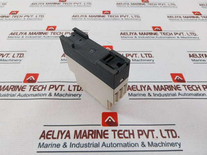 Schneider Electric Re7Tl11Bu Delay Timer Relay 0.05S-300H, 110-240V~ 50/60Hz